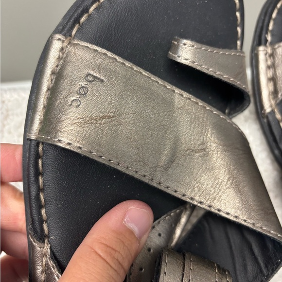 b.o.c. Silver Sandals with Ankle Strap and Open Toe - Picture 2 of 7